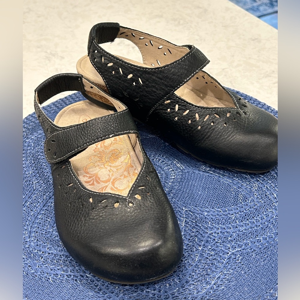 Aetrex Cheryl Mary Jane Clogs 37 Black